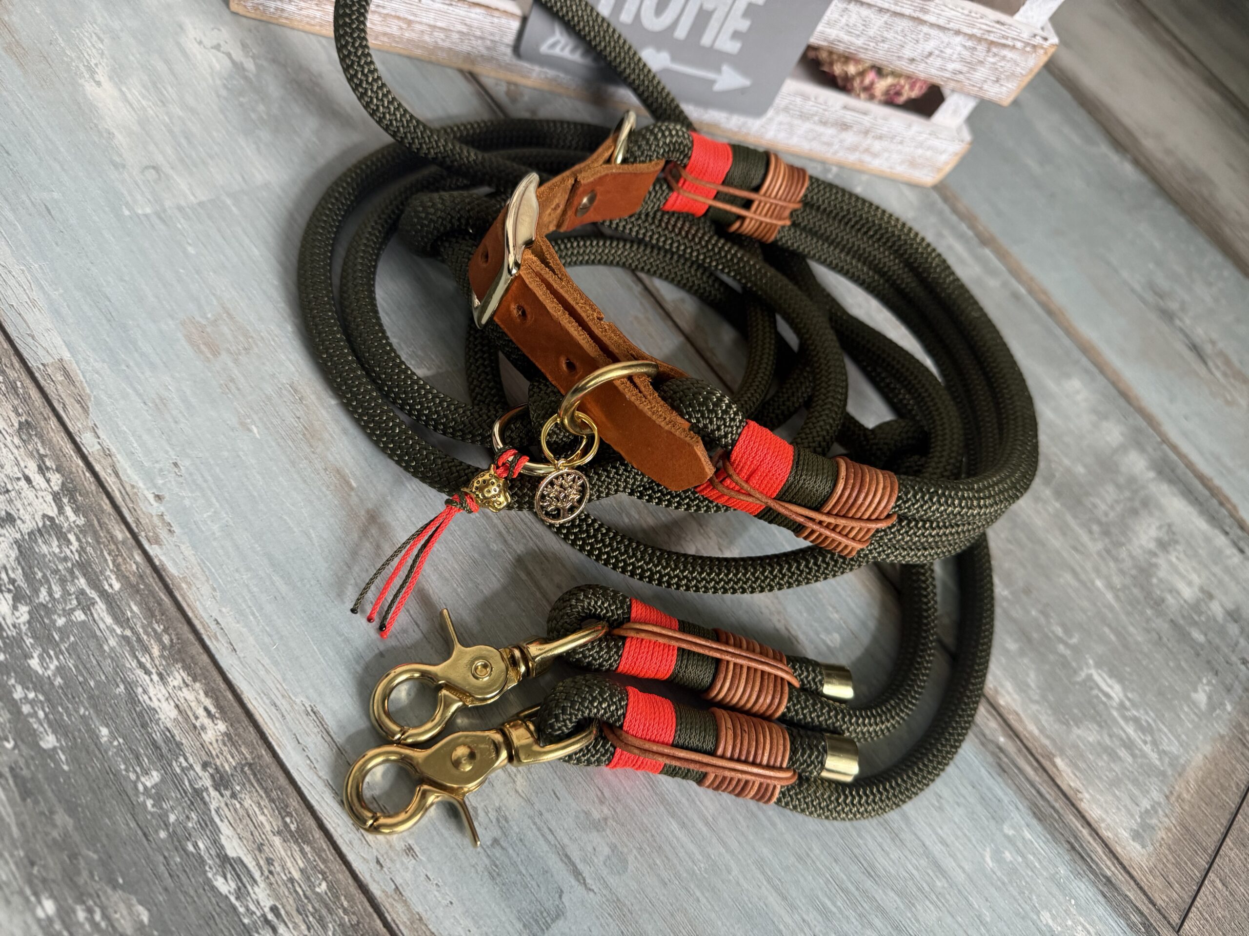 Stilvolles Tauleinen und Halsband Set verstellbar Army Green Messing – Bild 11
